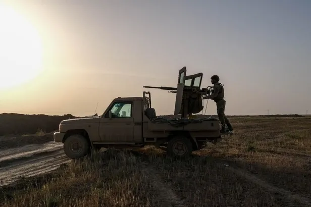 baris-pinari-harekti-bolgesinde-terore-230-kilometrelik-onlem-1620855642476.jpeg Barış Pınarı Harekâtı bölgesinde teröre 230 kilometrelik önlem-6