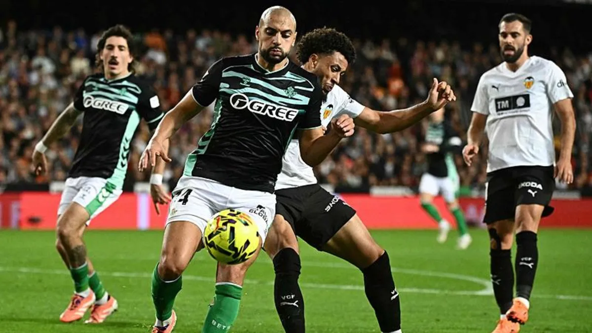 Real Betis'ten Sofyan Amrabat kararı!