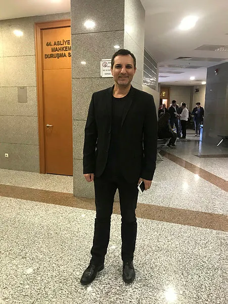 Rafet El Roman'a kötü sesli kızdan büyük şok! İntikam almak için adam tutup...-2