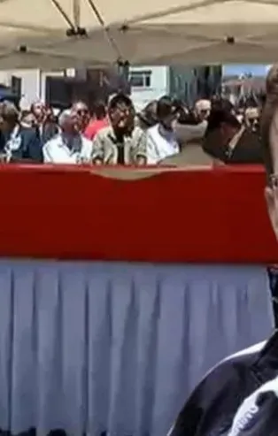 Son dakika: Konya'da silahlı saldırıda hayatını kaybeden Kardiyoloji Uzmanı Ekrem Karakaya son yolculuğa uğurlanıyor!