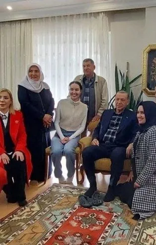 Başkan Erdoğan, 9 yaşındayken çay sözü verdiği Ayşegül Soğancı'nın ailesinin evine konuk oldu