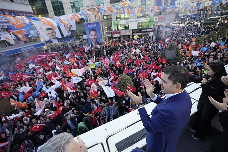 Cumhur İttifakı'nın İstanbul Büyükşehir Belediye Başkan adayı Murat Kurum'dan CHP'li Ekrem İmamoğlu'na sert tepki: "İstanbul senin babanın çiftliği mi?"-5