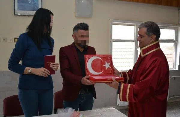 SON DAKİKA: İYİ Partili Elmalı Belediye Başkanı Halil Öztürk'ün yasak aşkı bir kez daha deşifre oldu: Avukatları ortak!-14