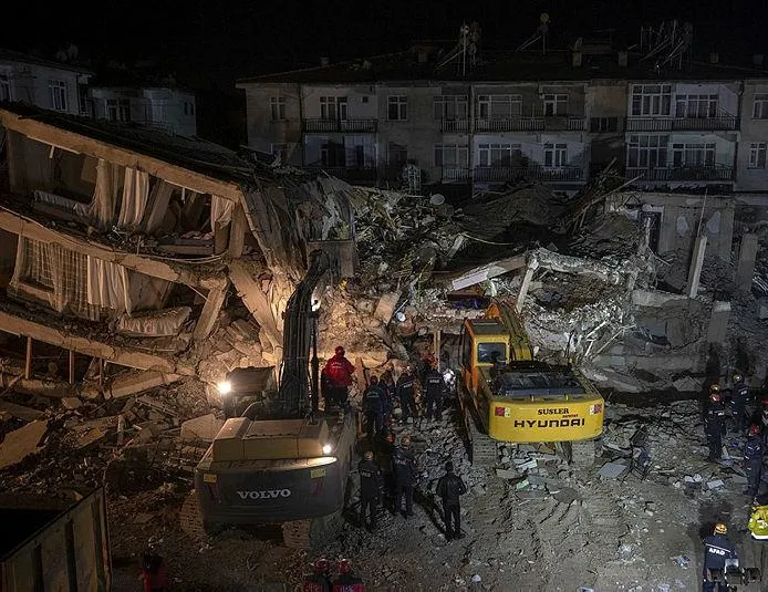 Elazığ için tüm Türkiye Tek yürek
