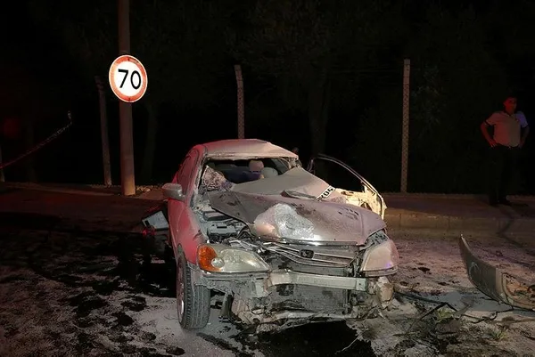 Son dakika: İzmir'de gece yarısı korkunç kaza! Alev alan araçtan ölü ve yaralılar çıkartıldı-6