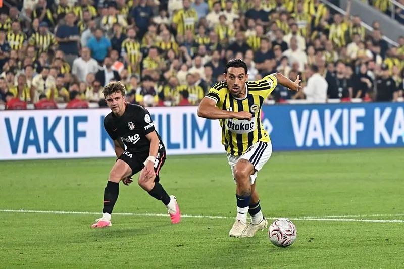 fenerbahcede-roma-maci-oncesi-4-degisiklik-1788763797568.jpeg Fenerbahçe'de Roma maçına farklı kadro! İsmail Kartal'dan 4 değişiklik-4