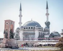 İşte Taksim Camii içinden çok özel kareler