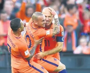 Lens Sneijder’i kutladı