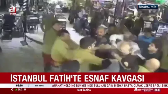 Fatih'te esnaf kavgası kamerada: 2 gözaltı