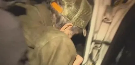 Alkol yüzünden parmakları kesilmişti... Nejat İşler ayakta durmakta zorlandı, dengesini kaybetti, başını yere çarptı-2