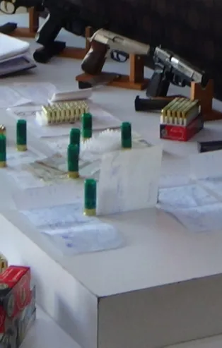 Site sakinlerine çöken çeteye baskın!