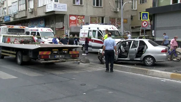 bagcilarda-feci-kaza-ortalik-savas-alanina-dondu-1594814689286.jpg Bağcılar'da feci kaza! Ortalık savaş alanına döndü-2