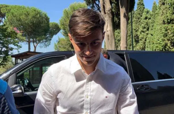 Eljif Elmas yeni takımı Napoli'nin kulüp binasında görüntülendi!-4