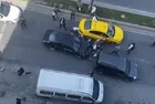 Sultangazi'de ilginç olay! Motosiklete çarpan otomobil sürücüsü arakadaşlarıyla olay yerinden koşarak kaçtı