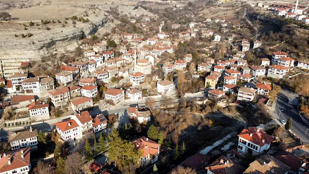karabukun-safranbolu-ilcesi-unesco-ile-cekim-merkezi-oldu-1608038580805.jpg