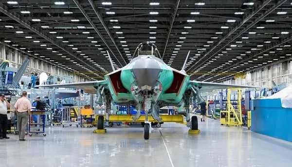 Türk F-35’lerinin ilk uçuşu görüntülendi!-6