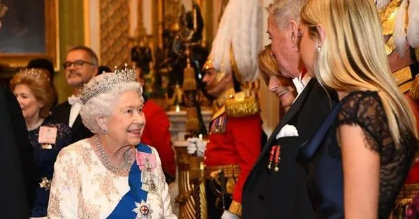 İngiltere Kraliçesi II. Elizabeth sosyal medya uzmanı ...