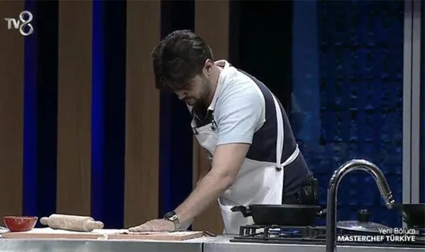 Mehmet Yalçınkaya'nın içi kalktı apar topar diskalifiye edildi! Masterchef'teki o mide bulandıran görüntünün affı yok-3