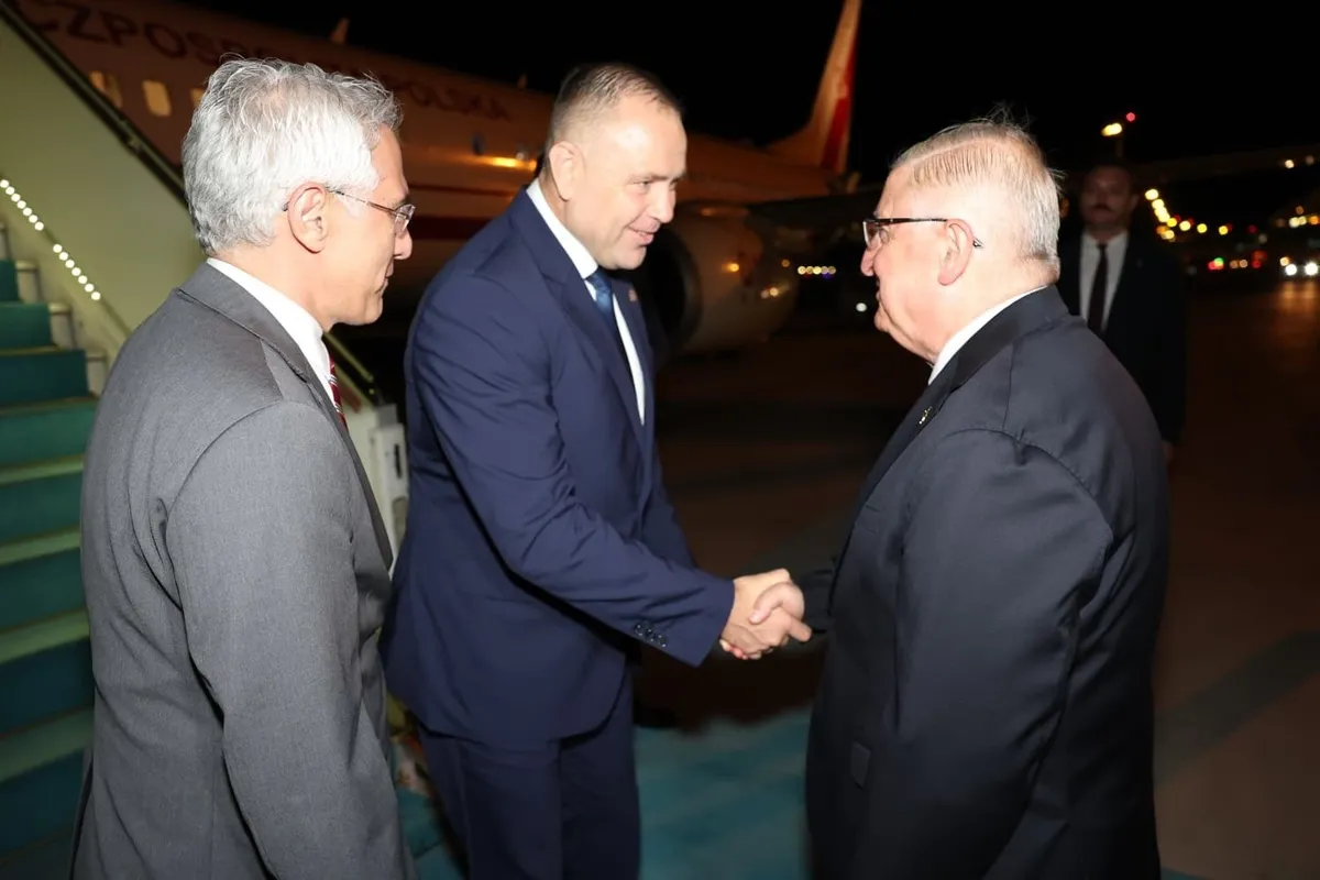 baskan-erdoganin-davetine-icabet-polonya-cumhurbaskani-turkiyeye-geliyor-1782161040418.jpeg Başkan Erdoğan'ın davetine icabet: Polonya Cumhurbaşkanı Türkiye'de!-3