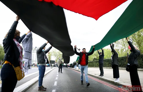 SON DAKİKA: Filistinlilerin katledilmesi protesto ediliyor! Binler Londra'da İsrail Büyükelçiliği'ne yürüyor - 45