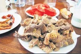 Tava ciğeri et döneri solladı