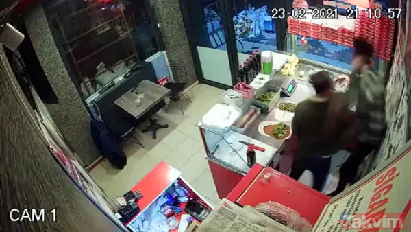 Çalışanı Yumrukladı G.Ş. Daha Sonra Eline Aldığı Dürümü Önce Y.K.'Ye Tattırıp, Acılı Olduğunu Öne Sürerek, Tartışmayı Sürdürdü. Bir Süre Sonra G.Ş. Küfretmeye...