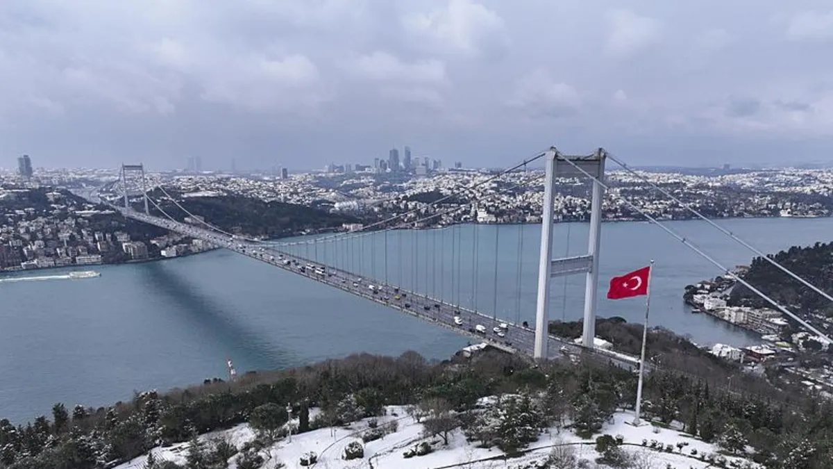 İstanbul'da yollar boş kaldı! Dün yüzde 90'a ulaşan trafik yoğunluğu yüzde 22'ye düştü