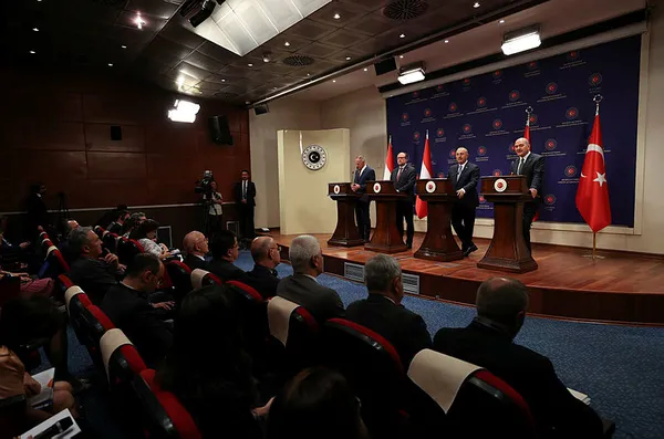 Son dakika: Dışişleri Bakanı Mevlüt Çavuşoğlu'dan Ermenistan'la normalleşme açıklaması-5