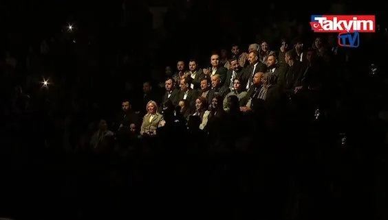 Başkan Recep Tayyip Erdoğan, Volswagen Arena’da gerçekleştirilen ÜNİAK Fest’de alışılmışın dışında sahneye çıktı