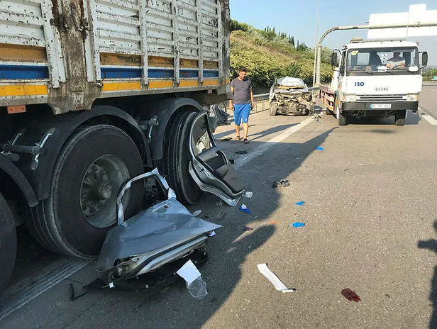 TIR'a çarpan otomobilde korkunç ölüm!-5