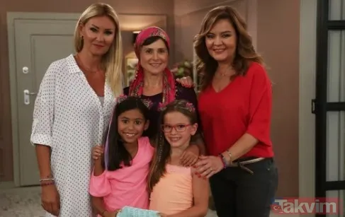 Çocuklar Duymasın’ın Meltem'i ve Dominant Gönül'üydü! Pınar Altuğ ve Zeyno Günenç yıllar sonra bir arada! Tamer Karadağlı'nın rol arkadaşları... - 1