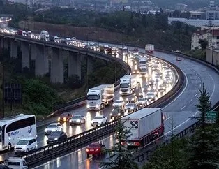 Ankara istikameti trafiğe kapandı! Kilometrelerce kuyruk...