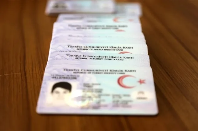 50 ilde resmen başladı! Kimliklerde yeni dönem