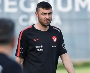 Burak Yılmaz: Bizi İzlandaya almıyorlar! İzlandada Milli Takıma şok muamele!
