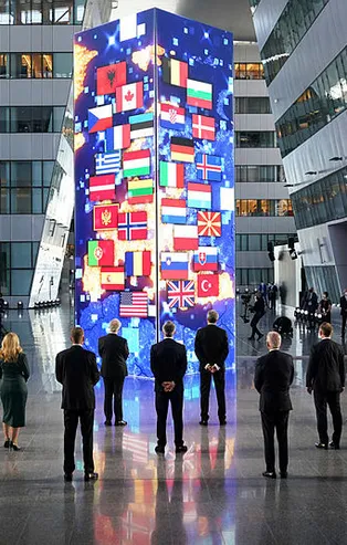 NATO zirvesinde ilk kez iklim değişikliği gündeme gelecek