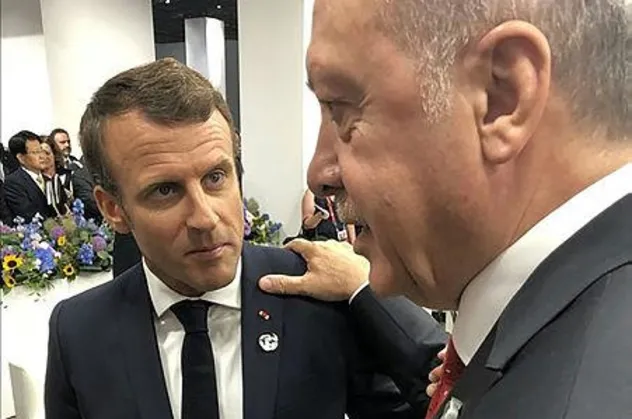 Türkiye, Başkan Erdoğan'ın yanında: Yapma Macron kaşınıyorsun!