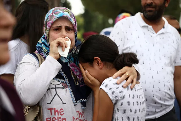 Şehit Uzman Onbaşı Yücel son yolculuğuna uğurlandı-9