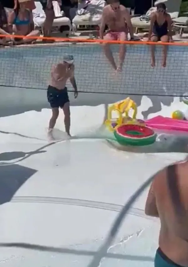 havuz-partisinde-obruk-felaketi-1-olu-1-yarali-1658427306733.jpg Havuz partisinde obruk felaketi: 1 ölü, 1 yaralı-2