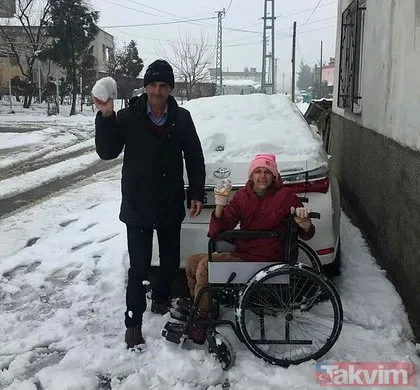 Hava soğuk yürekler sıcak! Kahramanmaraş’ta bir baba engelli kızıyla kartopu oynadı