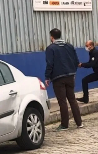 Aydın'da intihara kalkışan bir kişinin kafasına dayadığı tüfeği polis böyle aldı