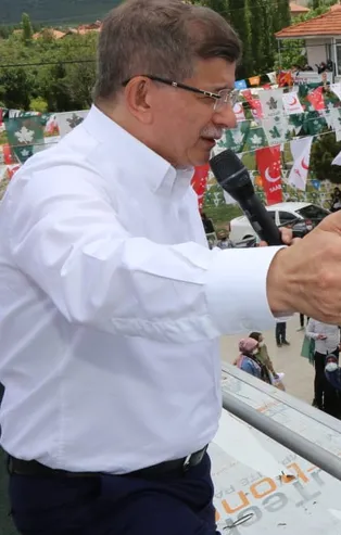 Ahmet Davutoğlu'nun Gelecek Partisi girdiği ilk seçimde yüzde 1 oy bile alamadı