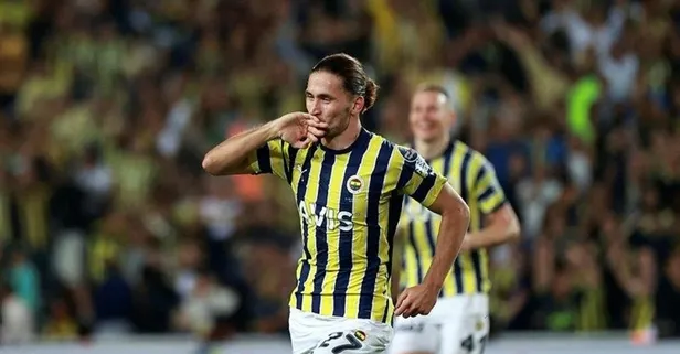 Valencia ve Crespo'da mutlu son! Yıldız oyuncularla 2 yıllık sözleşme imzalandı