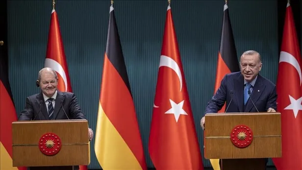 Berat Albayrak'ın tezlerini Almanlar da kabul etti! Türkiye kendisini bir enerji merkezi olarak konumlandırabilir-8