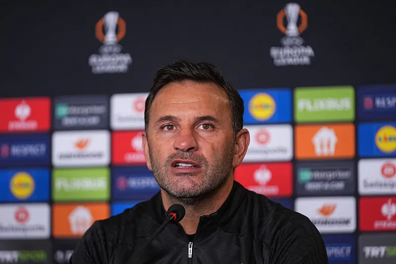 Okan Buruk'tan orta saha kararı! Dinamo Kiev maçı 11'i belirlendi - 6