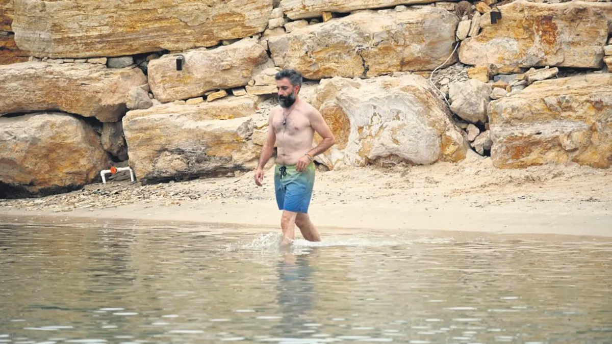 Mert Turak, yaz sezonunu Çeşme'de açtı! Tek başına tatile çıktı