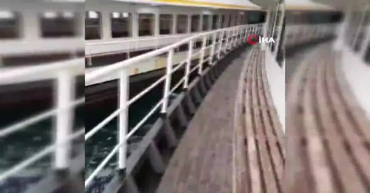 Büyükada açıklarında vapur arızalandı! Yolcular mahsur kaldı!