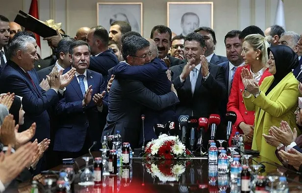 Bakanlıklarda devir-teslim töreni | Hazine ve Maliye Bakanı Mehmet Şimşek görevi devraldı: "Temel politikamız enflasyonla mücadele"-2