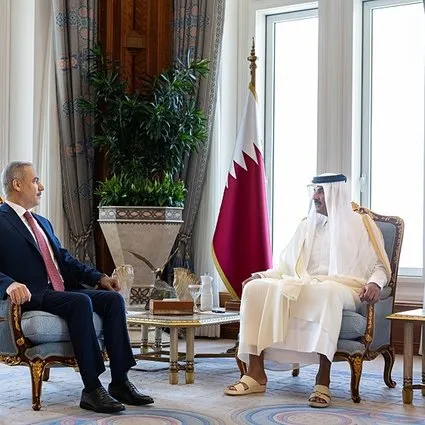 Bakan Fidan Doha’da Katar Emiri Şey Temim bin Hamed El Sani ile bir araya geldi