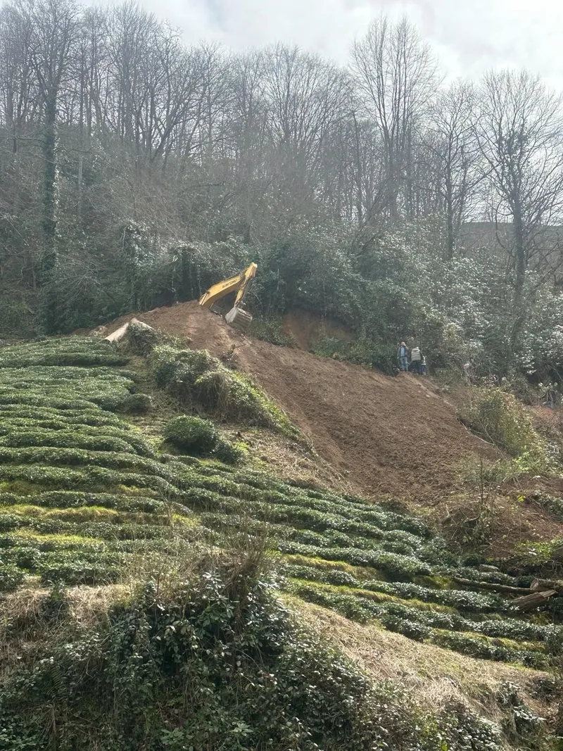 Son dakika: Trabzon'da içme suyu alt yapı çalışmasında göçük: 3 işçi toprak altında! Kimlikler belli oldu-2