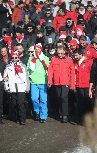 Gençler şühedanın izinde yürüdü